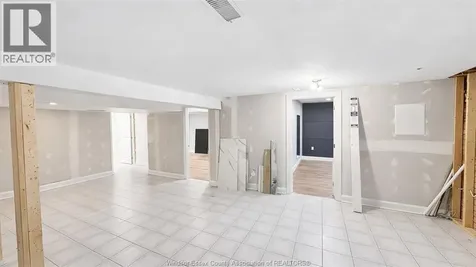 4585 Howard Avenue Windsor ON N9G 1P6
