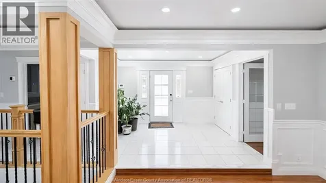 4585 Howard Avenue Windsor ON N9G 1P6