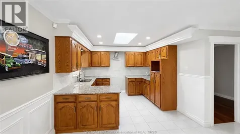 4585 Howard Avenue Windsor ON N9G 1P6