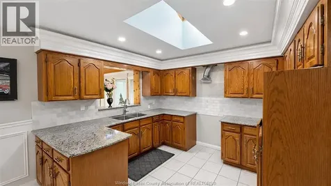 4585 Howard Avenue Windsor ON N9G 1P6