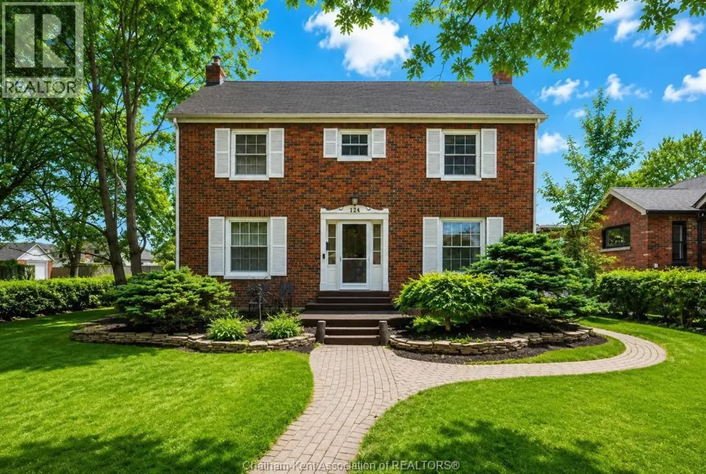 124 Llydican Avenue Chatham ON N7L 3E8