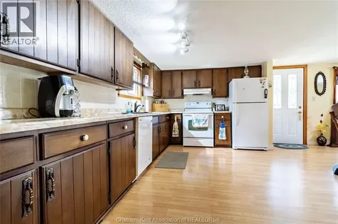9 Woods Street Chatham ON N7L 3P9