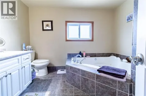 9 Woods Street Chatham ON N7L 3P9