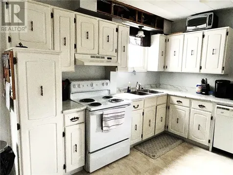 13 Sixth Avenue Levack ON P0M 2C0