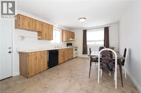 10 Balfour Crescent Kitchener ON N2C 1Z5