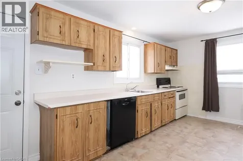 10 Balfour Crescent Kitchener ON N2C 1Z5