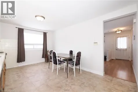 10 Balfour Crescent Kitchener ON N2C 1Z5