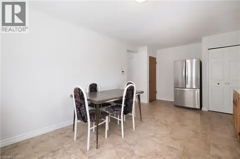 10 Balfour Crescent Kitchener ON N2C 1Z5