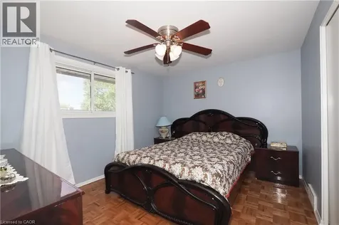 10 Balfour Crescent Kitchener ON N2C 1Z5