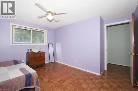 10 Balfour Crescent Kitchener ON N2C 1Z5