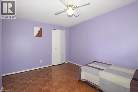 10 Balfour Crescent Kitchener ON N2C 1Z5