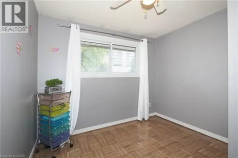 10 Balfour Crescent Kitchener ON N2C 1Z5