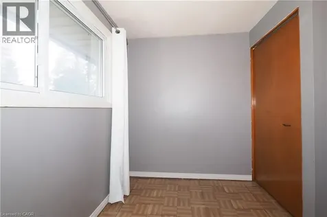 10 Balfour Crescent Kitchener ON N2C 1Z5