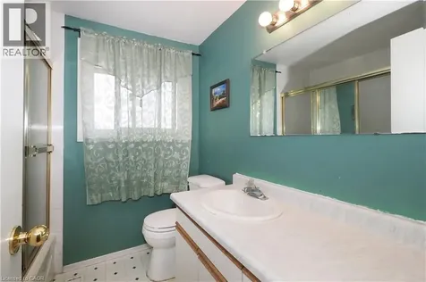10 Balfour Crescent Kitchener ON N2C 1Z5