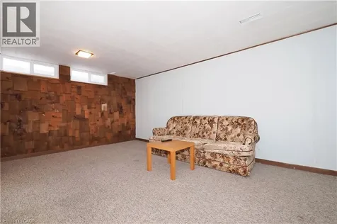 10 Balfour Crescent Kitchener ON N2C 1Z5