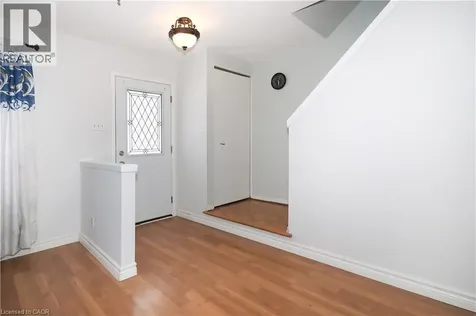 10 Balfour Crescent Kitchener ON N2C 1Z5
