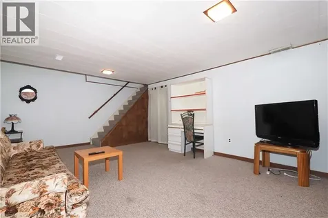 10 Balfour Crescent Kitchener ON N2C 1Z5