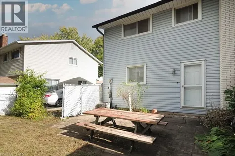 10 Balfour Crescent Kitchener ON N2C 1Z5