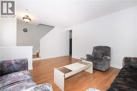 10 Balfour Crescent Kitchener ON N2C 1Z5