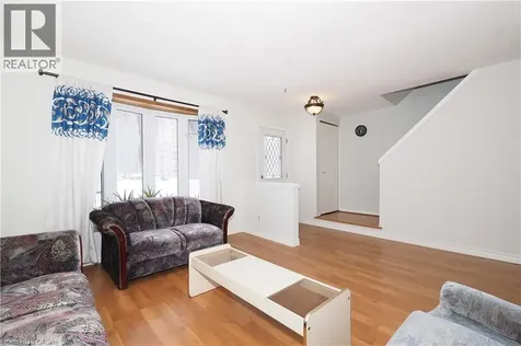 10 Balfour Crescent Kitchener ON N2C 1Z5