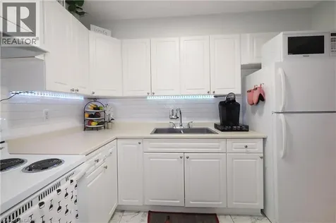 6 Walton Avenue Kitchener ON N2C 2B5