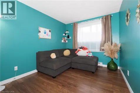 6 Walton Avenue Kitchener ON N2C 2B5