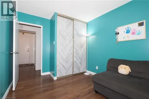 6 Walton Avenue Kitchener ON N2C 2B5