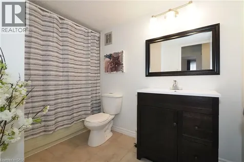 6 Walton Avenue Kitchener ON N2C 2B5