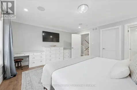 37 Parkholm Avenue Guelph (st. George's) ON N1E 2S4