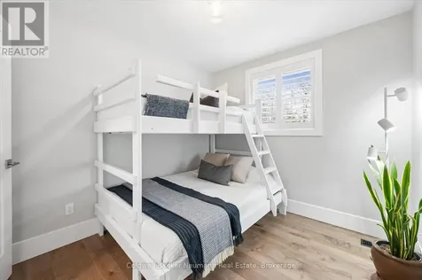 37 Parkholm Avenue Guelph (st. George's) ON N1E 2S4