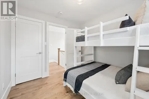 37 Parkholm Avenue Guelph (st. George's) ON N1E 2S4