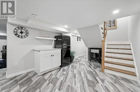 37 Parkholm Avenue Guelph (st. George's) ON N1E 2S4