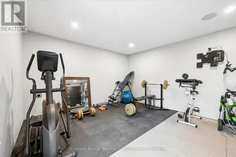 37 Parkholm Avenue Guelph (st. George's) ON N1E 2S4