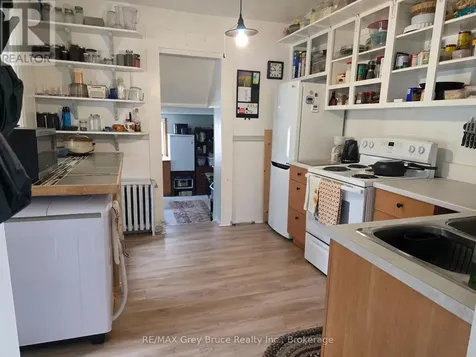 648 9th Street East Owen Sound ON N4K 1P7