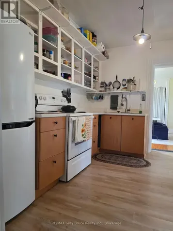 648 9th Street East Owen Sound ON N4K 1P7
