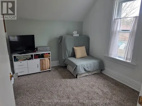 648 9th Street East Owen Sound ON N4K 1P7