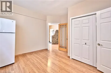 1476 Barton Street East Hamilton ON L8H 2W9