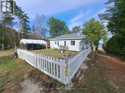 4 Pinewood Drive Tiny ON L0L 2T0