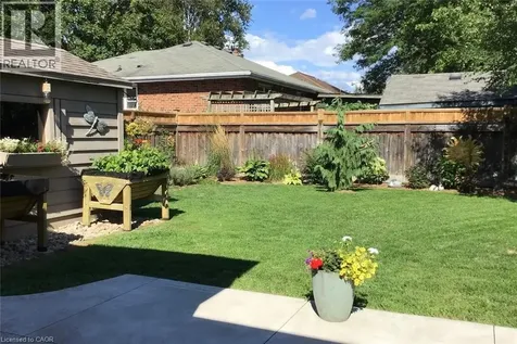 12 Desjardins Avenue Dundas ON L9H 4P9