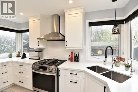 12 Desjardins Avenue Dundas ON L9H 4P9