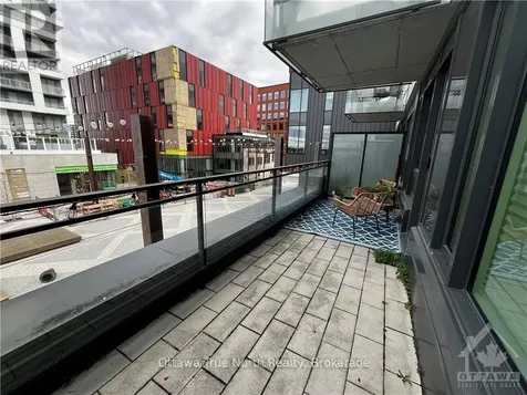 320 Miwate Private Ottawa ON K1R 6K8