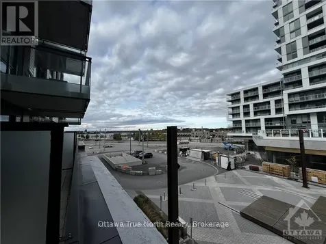 320 Miwate Private Ottawa ON K1R 6K8