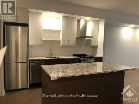 320 Miwate Private Ottawa ON K1R 6K8