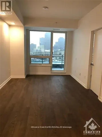320 Miwate Private Ottawa ON K1R 6K8