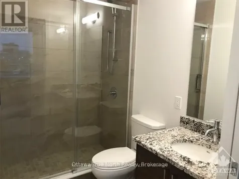 320 Miwate Private Ottawa ON K1R 6K8