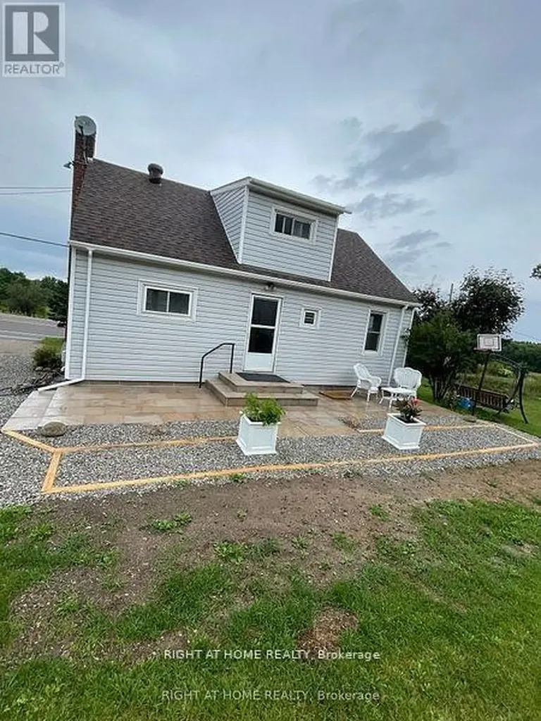 8162 Highway 12 W. Road Oro-medonte ON L3V 6H2