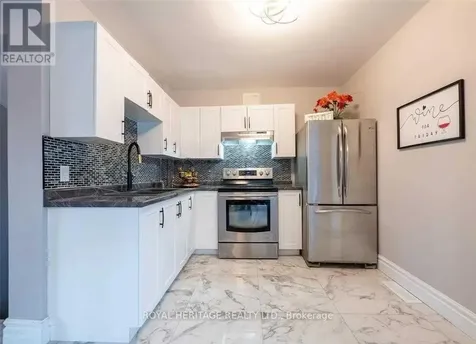 1165 Elm Avenue Windsor ON N9A 5J1