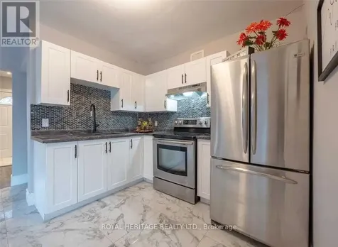 1165 Elm Avenue Windsor ON N9A 5J1