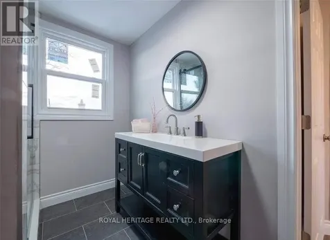 1165 Elm Avenue Windsor ON N9A 5J1