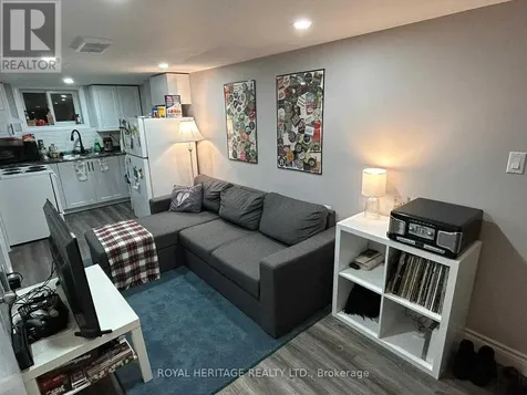 1165 Elm Avenue Windsor ON N9A 5J1